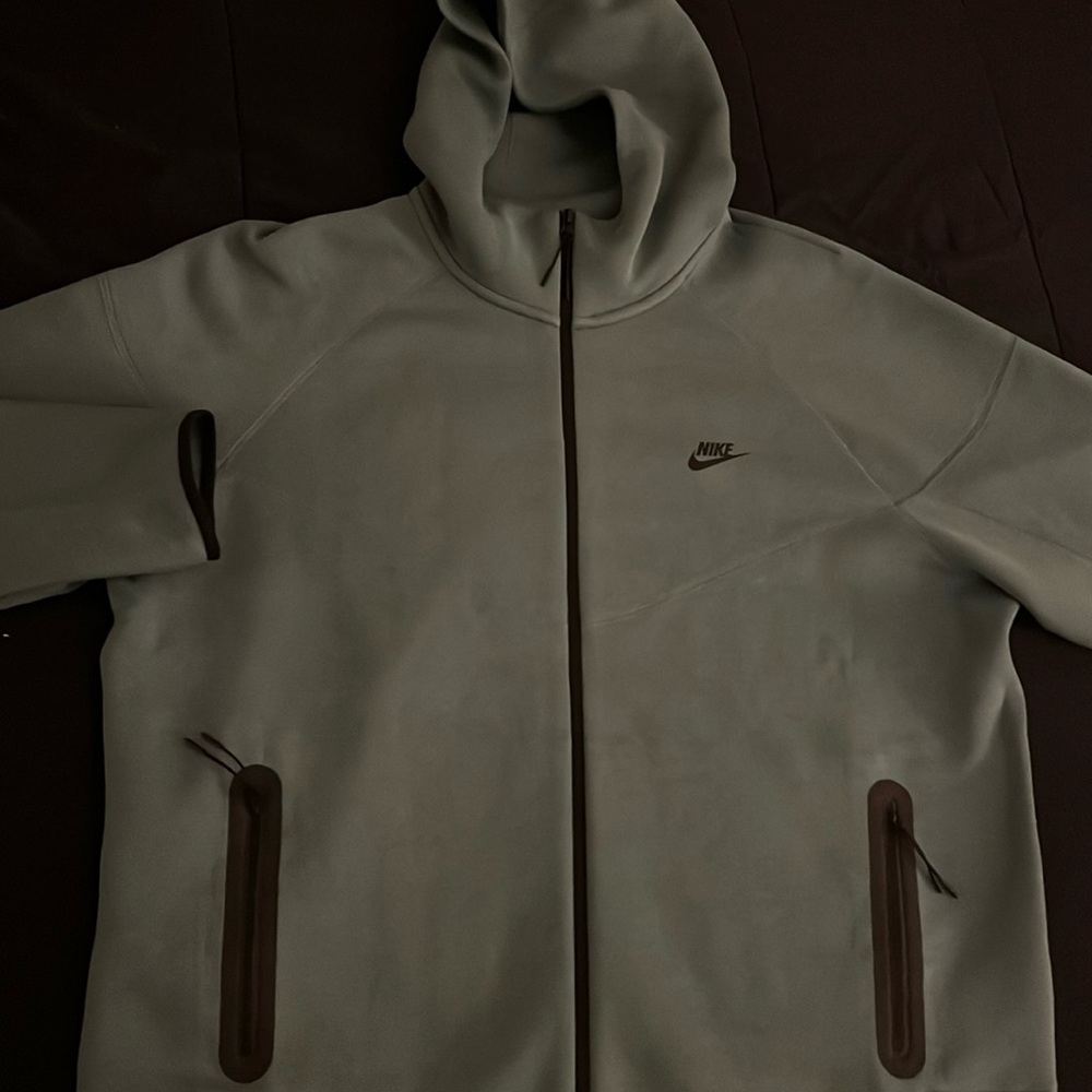 Jacket Nike tech New military green excelen condition